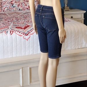 OLD NAVY BERMUDA SHORTS SZ 4